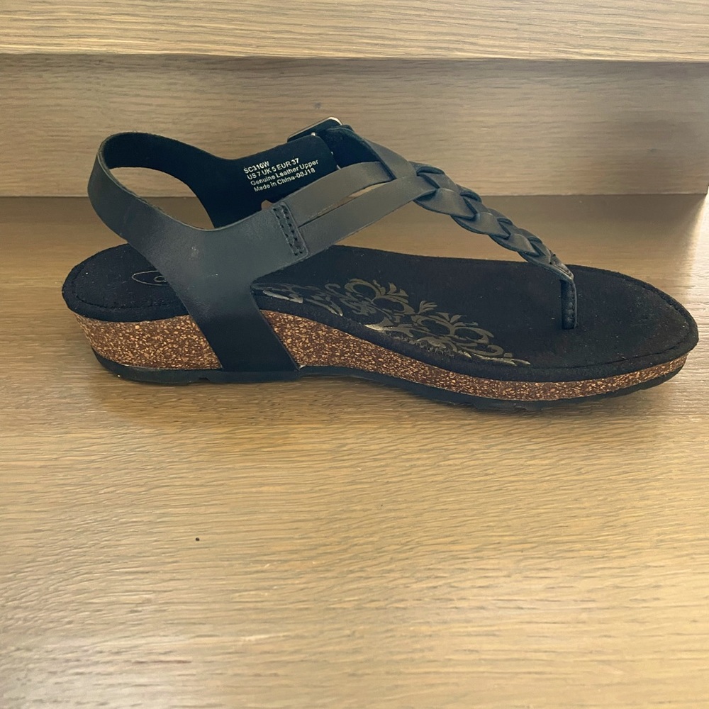 Aetrex Harper Adjustable Slingback Thong in Black *Brand New In Box* - Picture 3 of 5